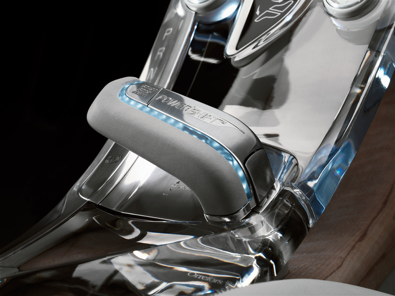 Illustration for article titled Crafting The Authentic Swedish Crystal Console Of The Volvo S60 Concept